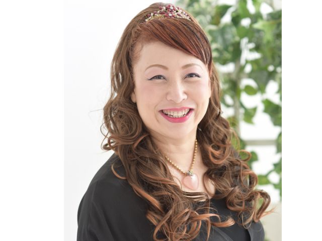 占いサロン天使のうさぎ｜万野 愛果（マンノ アイカ）先生